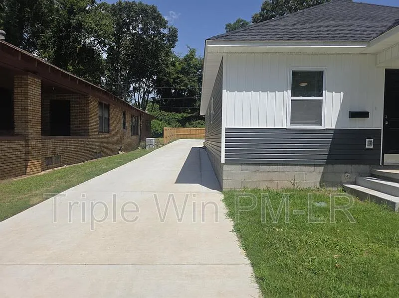 2 bed, 1.0 bath, 1100 sqft, $1,475 — Photo 3