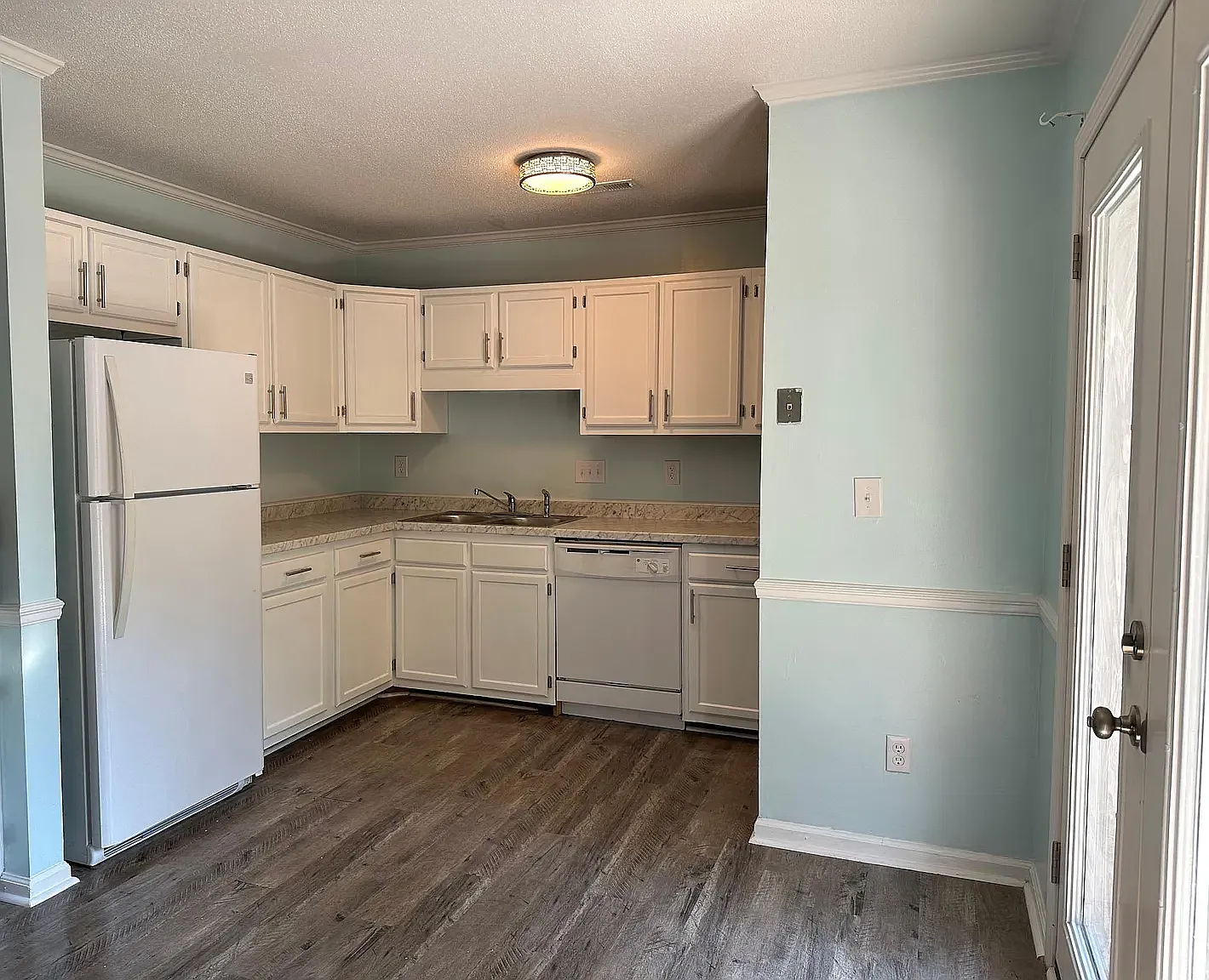 2 bed, 1150 sqft, $1,350 — Photo 3