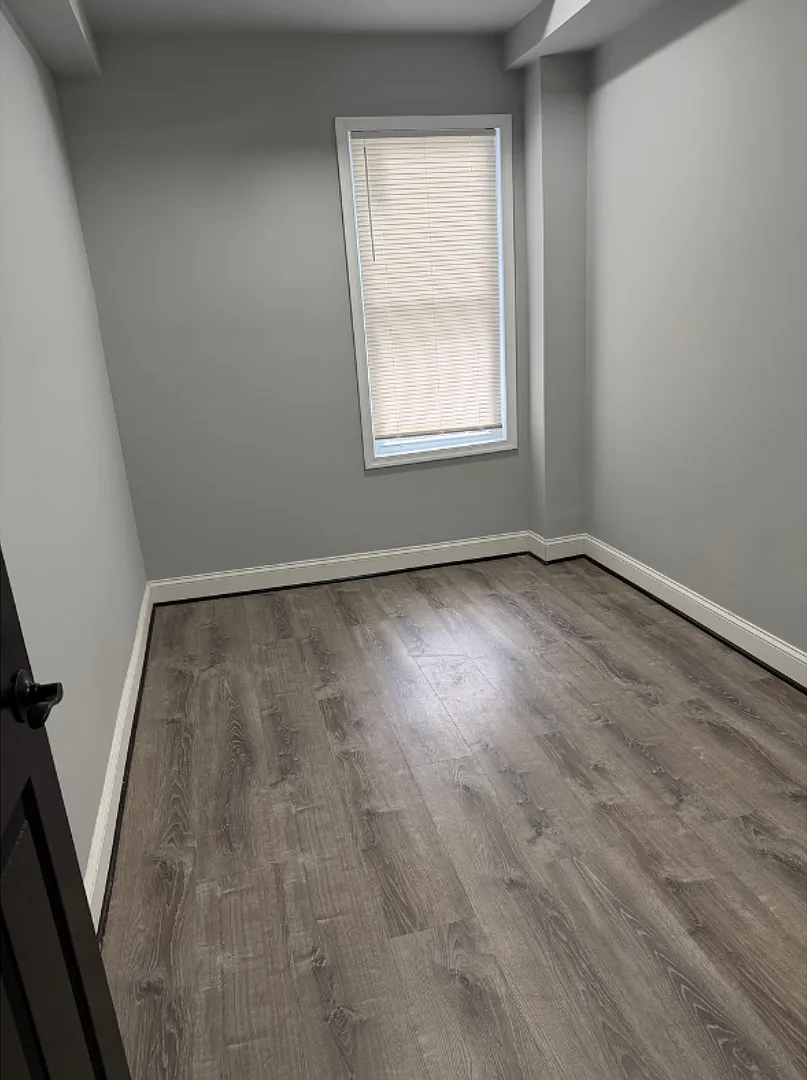 1106 N Lakewood — Photo 3