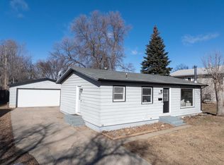 309 24th St NW, Minot, ND 58703
