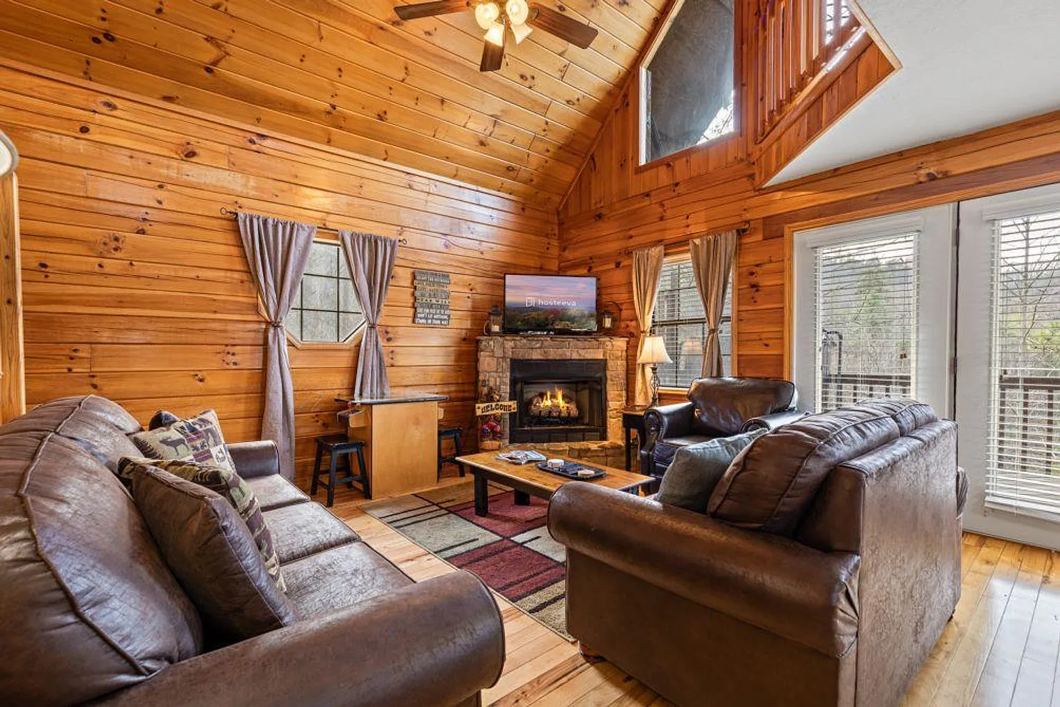 2 bed, 2.0 bath, 1323 sqft, $3,805 — Photo 3