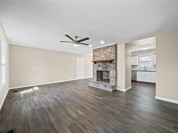 3rd image of 561 Campfire Dr