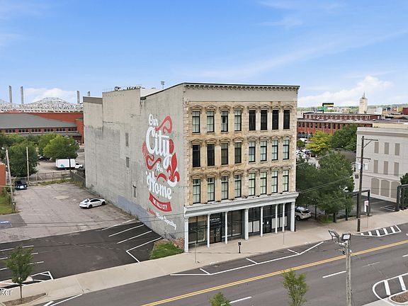3rd image of 415 E Market St Unit 201