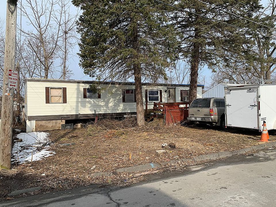 2nd image of 483 1st Ave