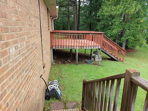 Outdoor deck