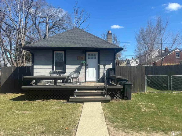 824 Beaufield St, Ferndale, MI 48220
