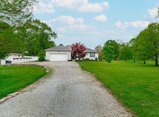 5962 Red Lion Five Points Rd, Springboro, OH 45066