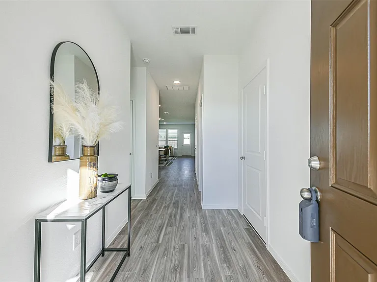3075 Clydesdale Dr — Photo 3