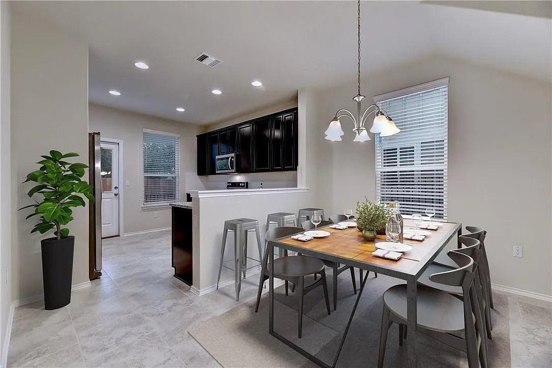 3 bed, 3.0 bath, 2029 sqft, $2,650 — Photo 3