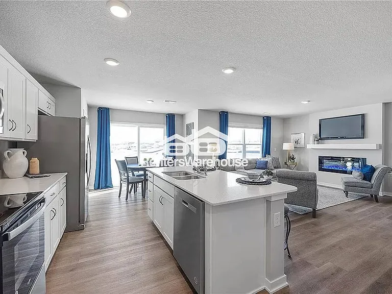 2124 Bugge Dr — Photo 2