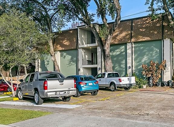 2nd image of 222 London Ave APT 219