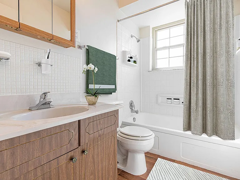 Brentwood Place — Photo 7