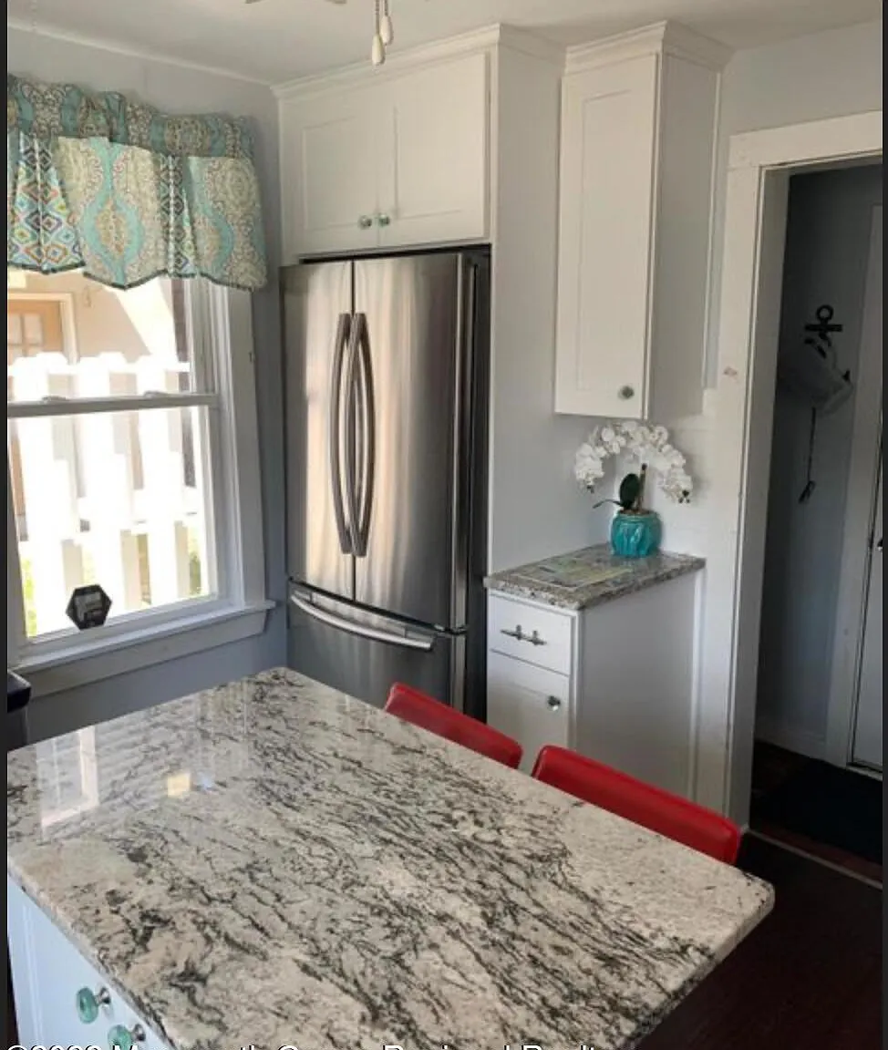 2 bed, $2,500 — Photo 4