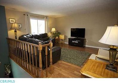 3rd image of 7327 Woodlow Dr