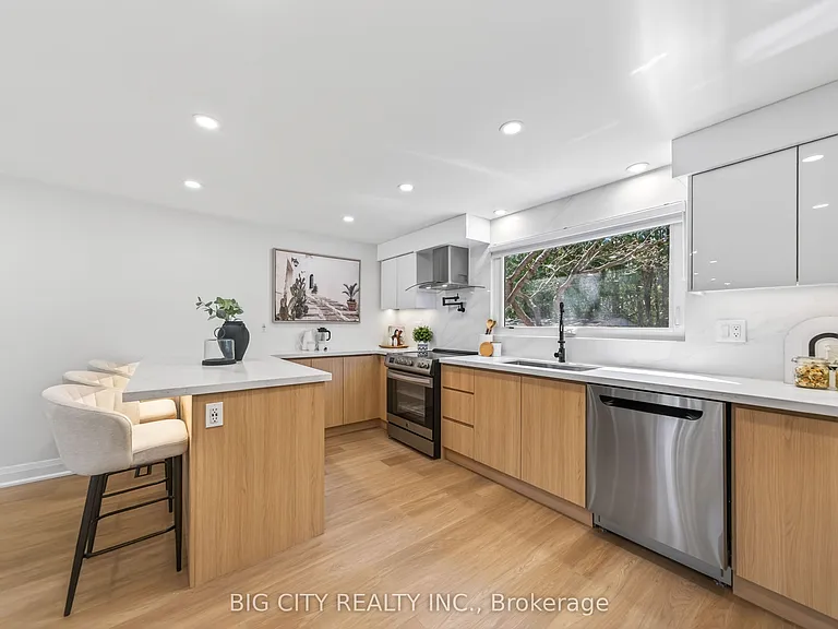 26 Carondale Cres — Photo 15