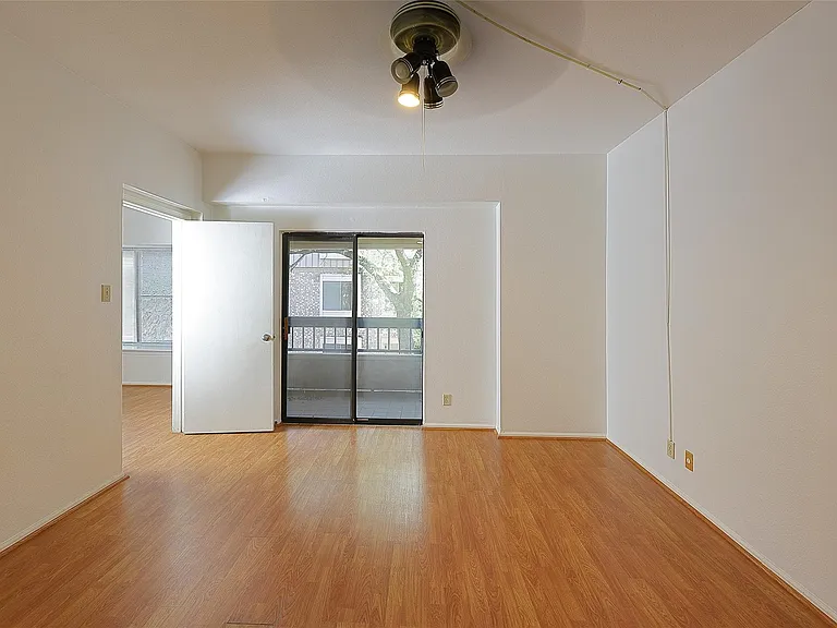 2209 S Braeswood Blvd #32C — Photo 5