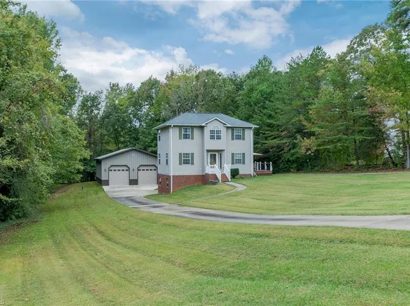 217 Peace Haven Dr, Lexington, NC 27292