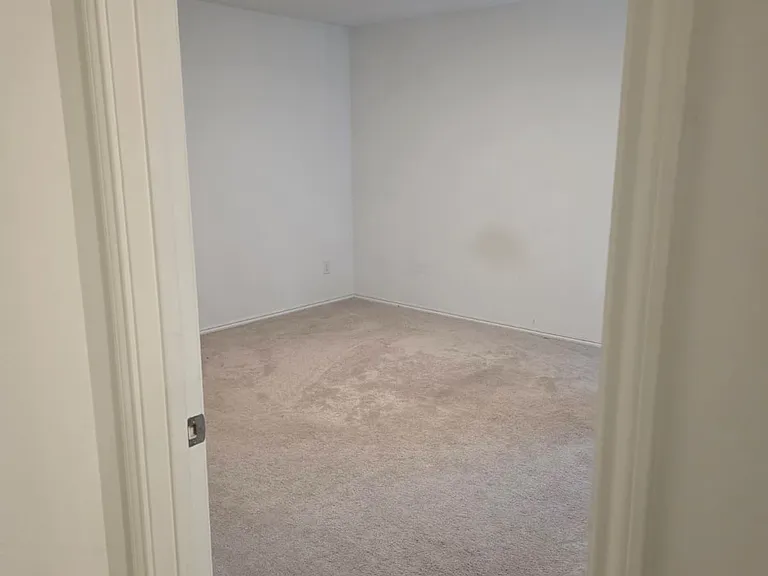 1580 Forge Pond Ln — Photo 3