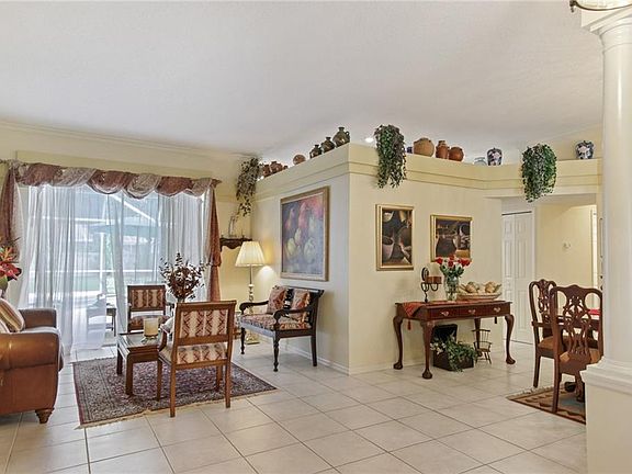 4th image of 9311 Deer Creek Dr