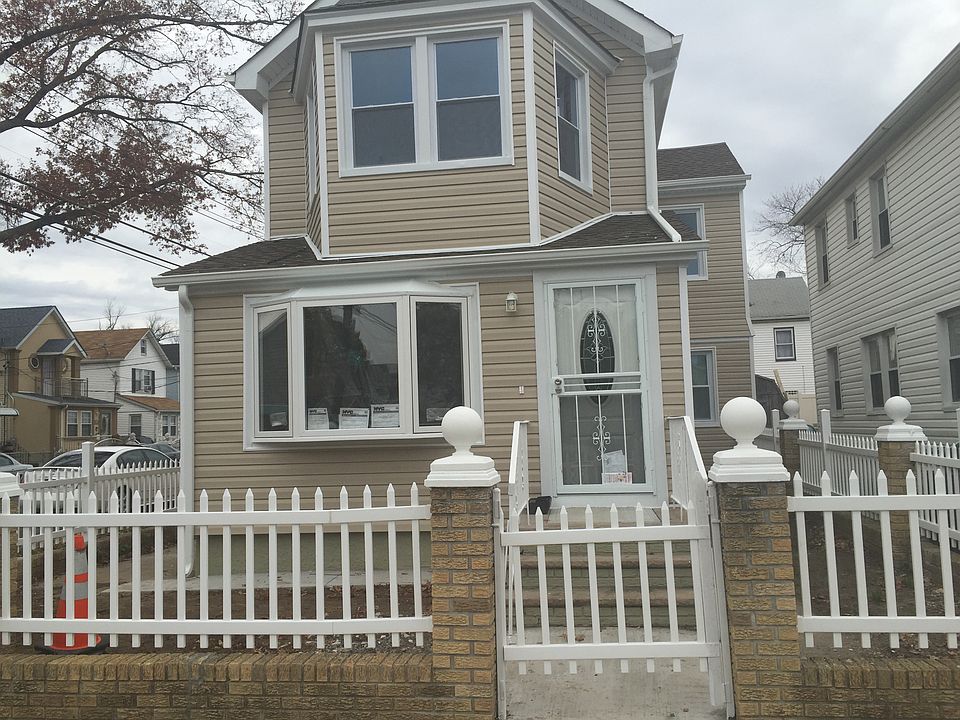 1st image of 21501 102nd Ave