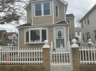 21501 102nd Ave, Queens Village, NY 11429