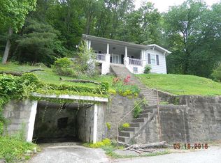 314 Little Oak St, Williamson, WV 25661
