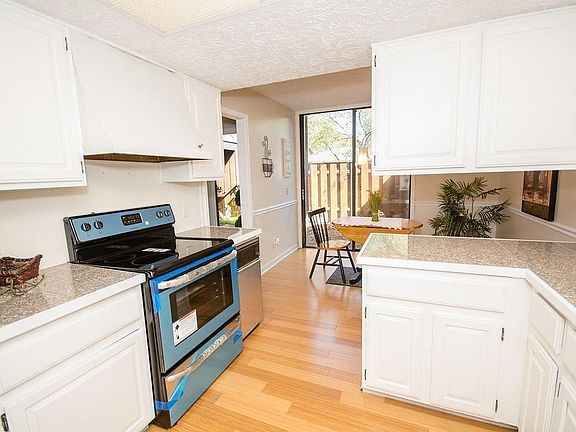 3rd image of 5452 Blue Cloud Ln