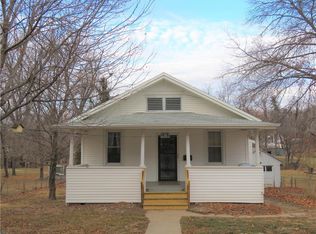 2307 Green Valley Rd, Saint Joseph, MO 64505