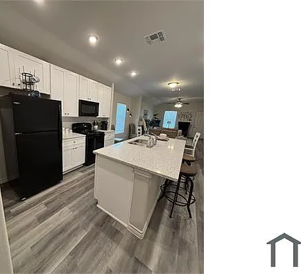 3 bed, 1288 sqft, $1,796 — Photo 3