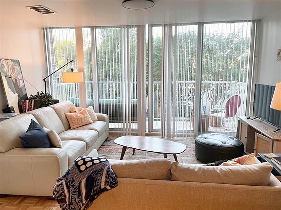 5th image of 3600 Montrose Blvd Unit 207