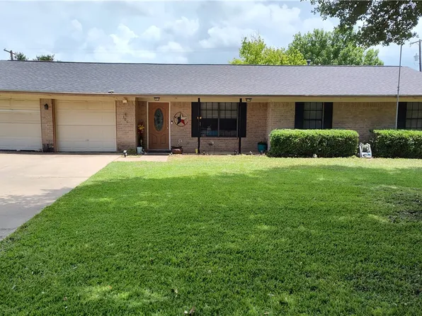 106 Frost Creek Ave, Groesbeck, TX 76642