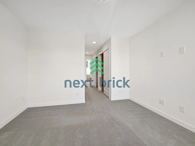 3537 Wallingford Ave N — Photo 14