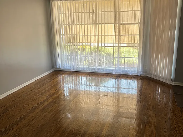 2590 Madison Ave — Photo 19