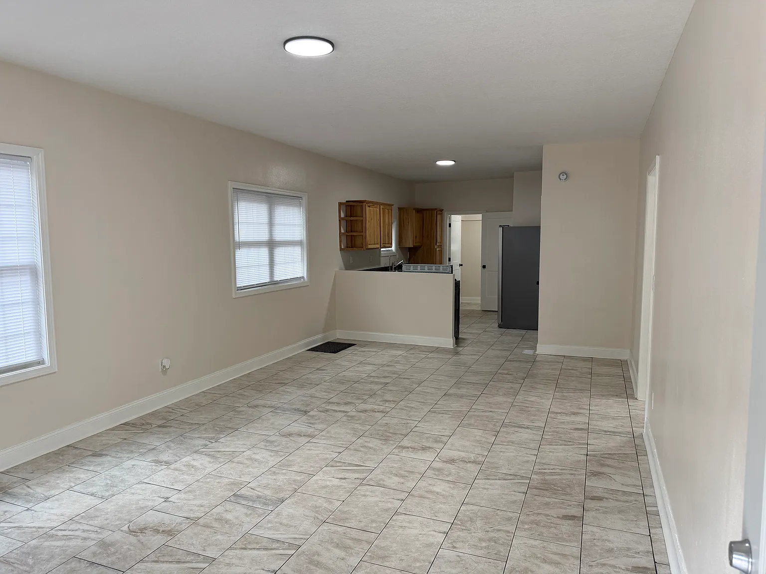 2 bed, 988 sqft, $1,380 — Photo 2