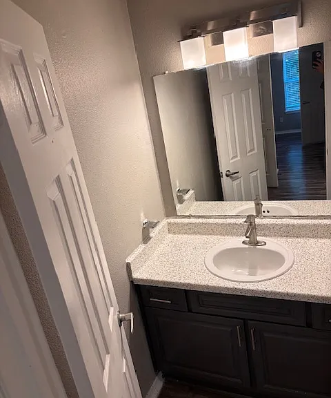 Willow Park Apartments — Photo 23