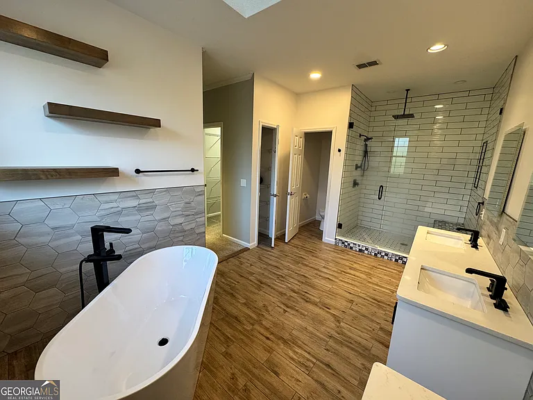 535 Cardinal Cir E — Photo 24