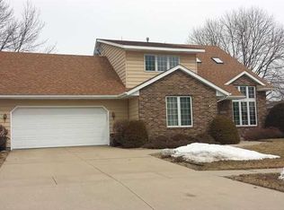3400 Crown Ave, Marion, IA 52302