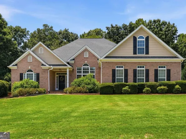 139 Montvale Dr, Hoschton, GA 30548