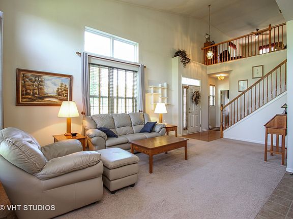 3rd image of 101 Oak Knoll Ct
