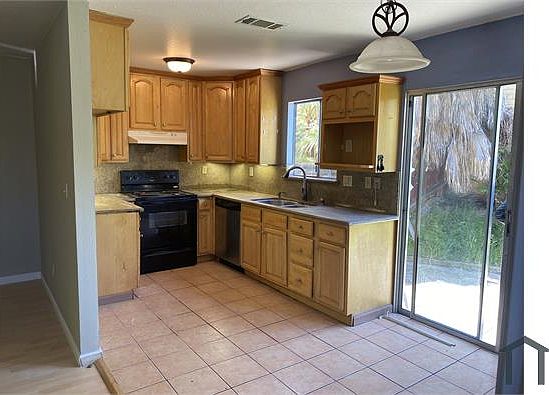 5th image of 2222 Leland Ct