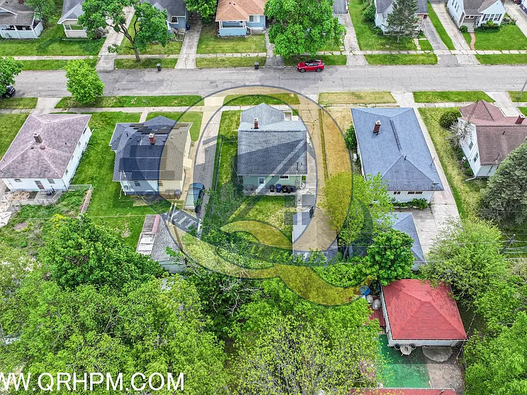 2544 Tyrone St — Photo 16