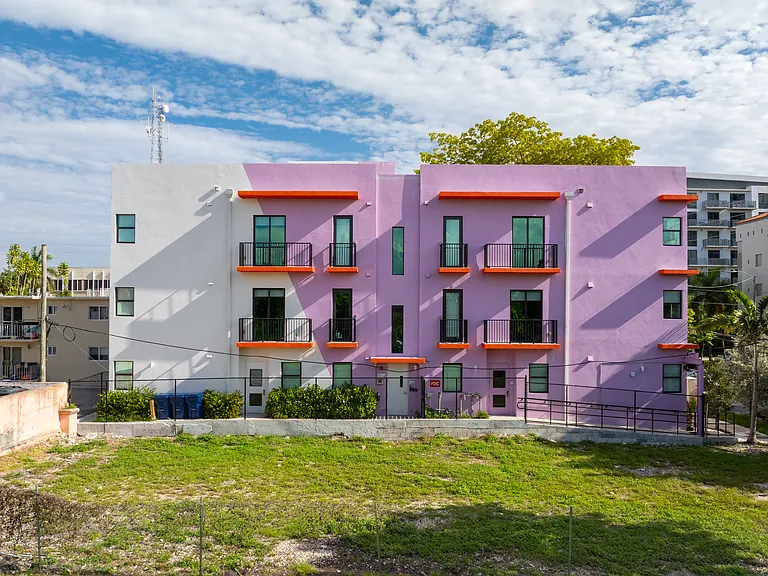 Plum Apartments — Photo 37
