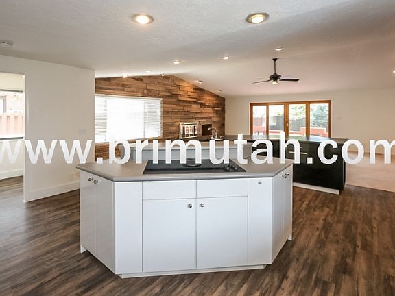 2nd image of 4068 S Parkview Dr