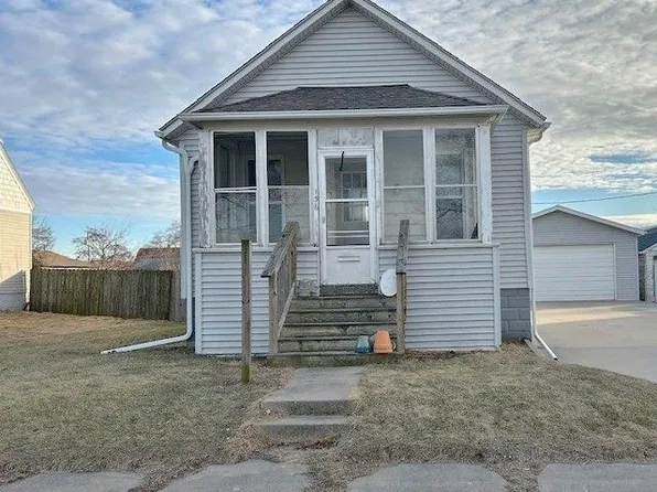 136 2nd Ave E, Milan, IL 61264