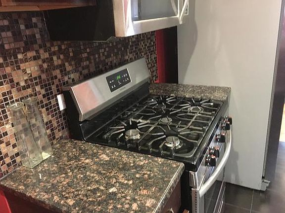 4th image of 232 Linden Ave #1