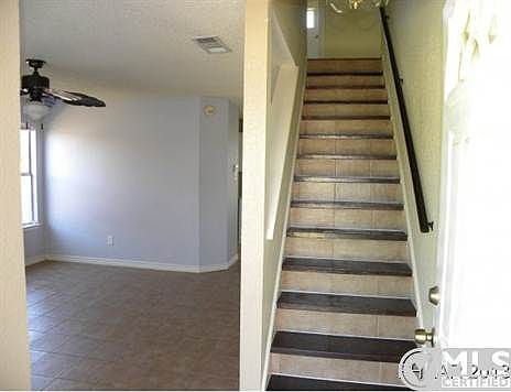 Entry/Stairs