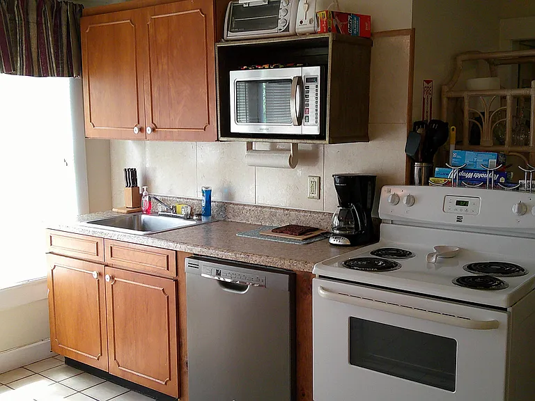 422A W New York Ave — Photo 28