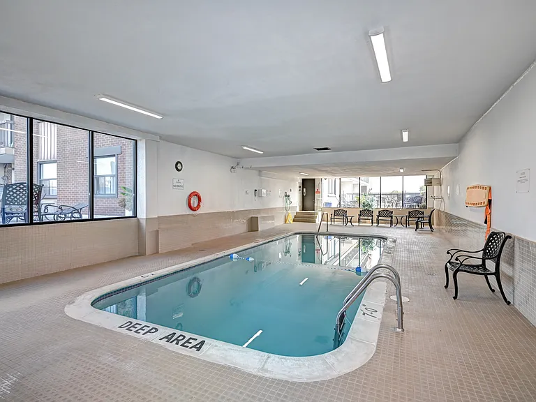 737 Ouellette Ave — Photo 30