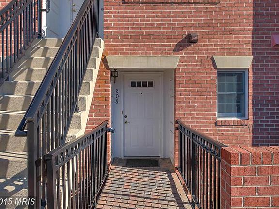 2nd image of 6916 Fairfax Dr Unit 208