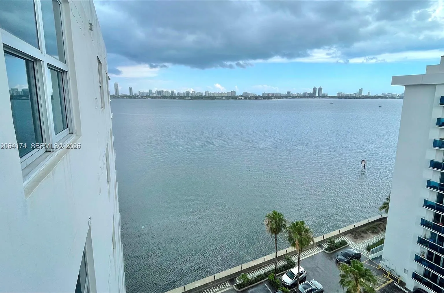 Treasures On The Bay Ii C — Photo 3